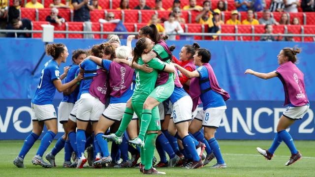 Itália comemora vitória surpreendente sobre a Austrália pela Copa do Mundo Feminina