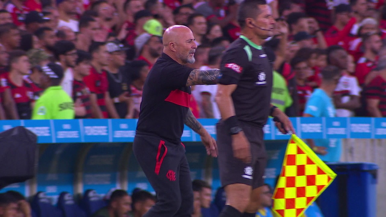 Veja 5 rea&ccedil;&otilde;es de Jorge Sampaoli no primeiro jogo no comando do Flamengo