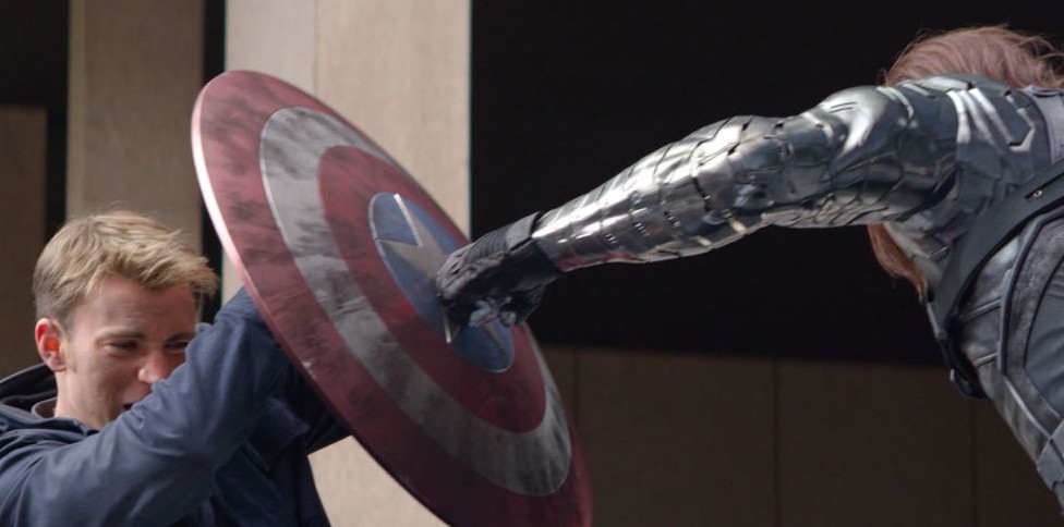 O ator Chris Evans como o herói Capitão América em cena de Capitão América 2: O Soldado Invernal (2014) (Foto: Reprodução)