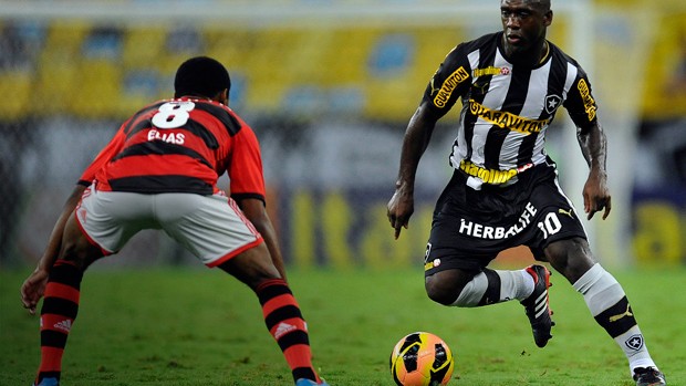 Edinho destaca ironia em clássico: Fla empatou quando Bota se fechou