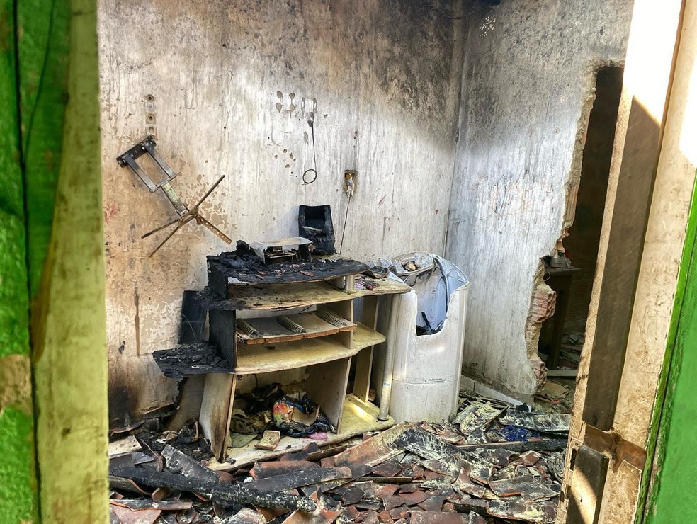 Criança de 9 anos morre após incêndio na casa onde morava no oeste da Bahia — Foto: GAZETA 5