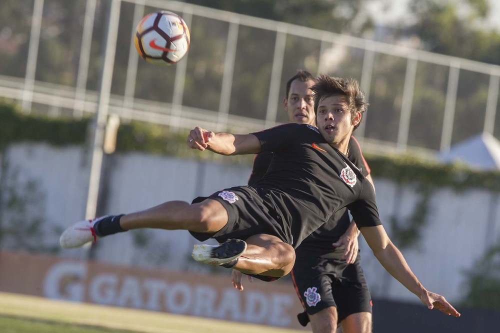 Romero repete golaço contra o Deportivo Lara no treino