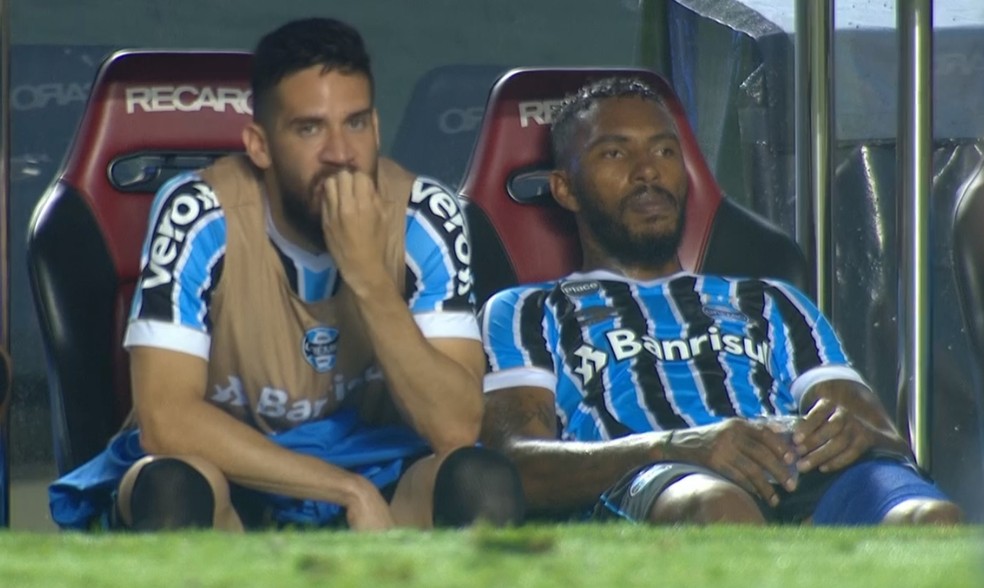Paulo Miranda sentiu lesão muscular na partida contra o São Paulo — Foto: Reprodução/PFC