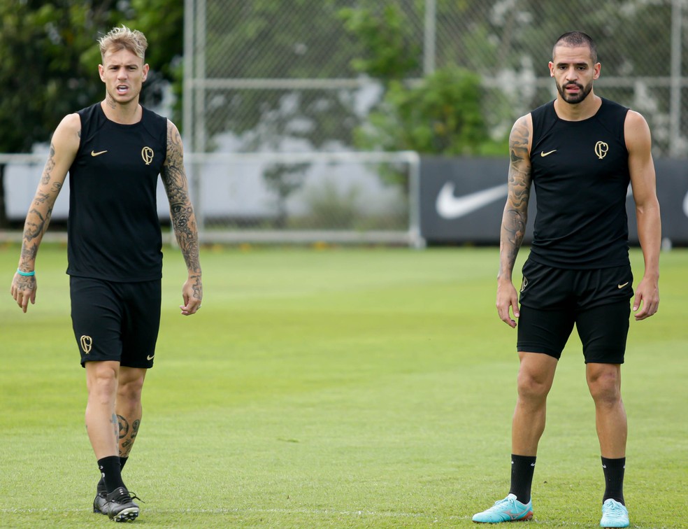 Róger Guedes e Renato Augusto em treino do Corinthians — Foto: Rodrigo Coca/Ag. Corinthians