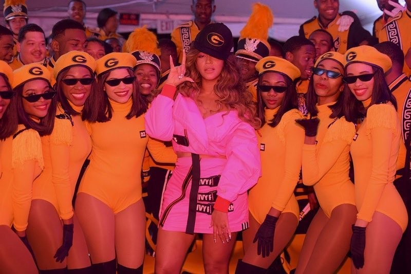 Beyoncé dá uma prévia de sua collab com a Adidas (Foto: Instagram Homecoming Netflix/ Reprodução)