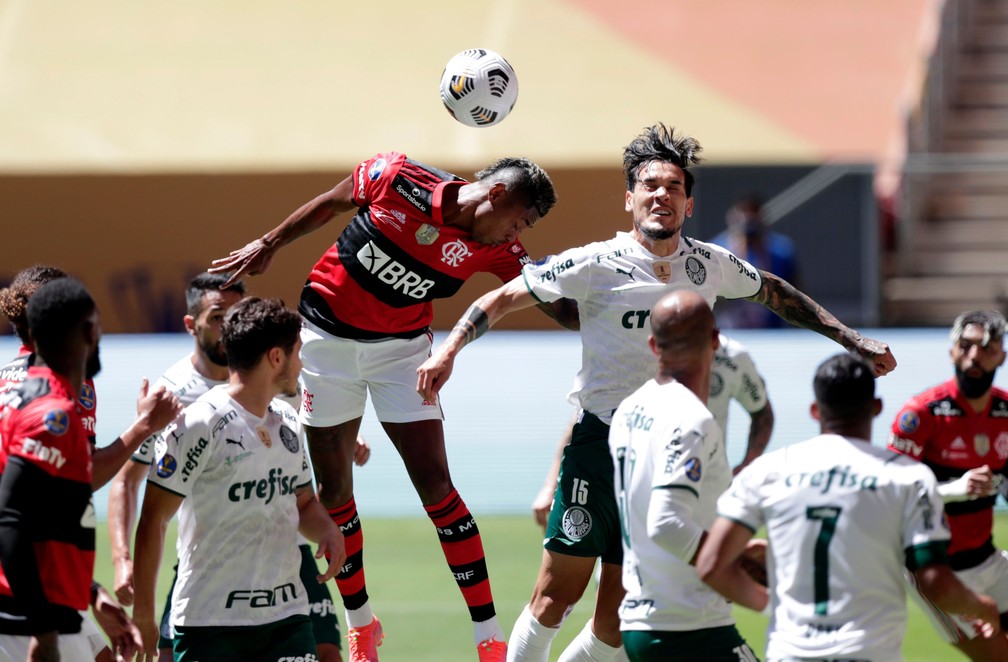 Flamengo e Palmeiras em jogo v�lido pela Supercopa, em Bras�lia � Foto: Reuters