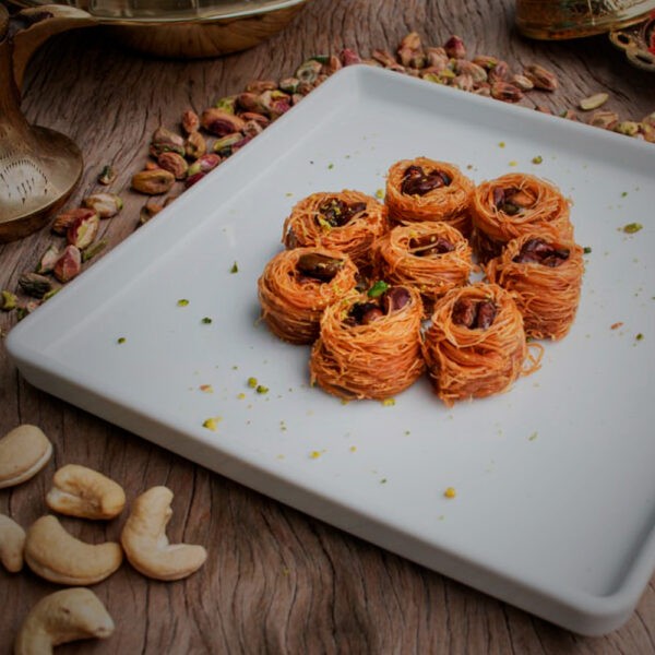 Para produzir os doces árabes, a Alyah conta com 20 profissionais contratados do Líbano (Foto: Divulgação)