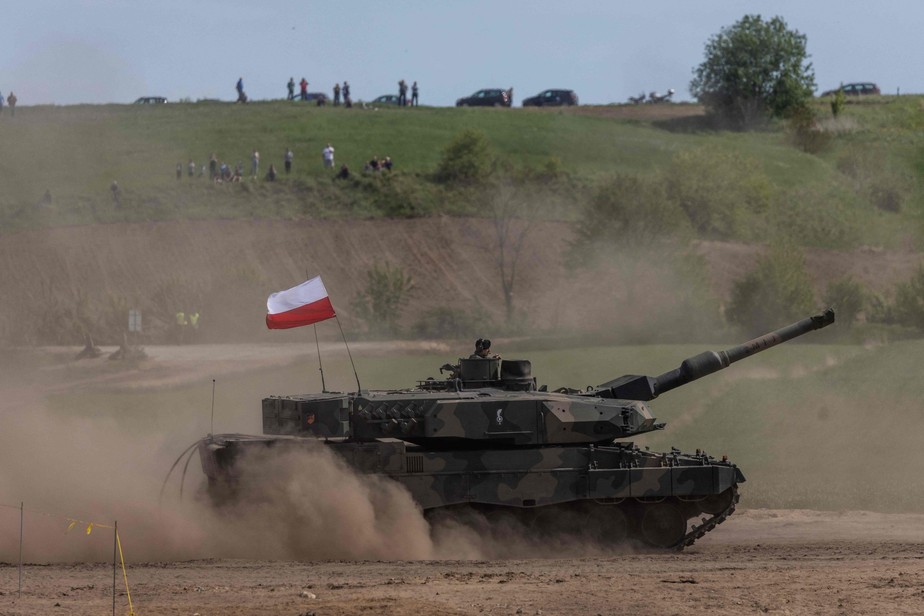 Tanque Leopard usado pela Polônia durante exercício militar da Otan