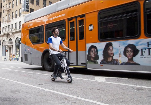 Iniciativas, como patinetes elétricos, podem decretar a morte dos carros, mesmo dos elétricos? (Foto: URB-E)