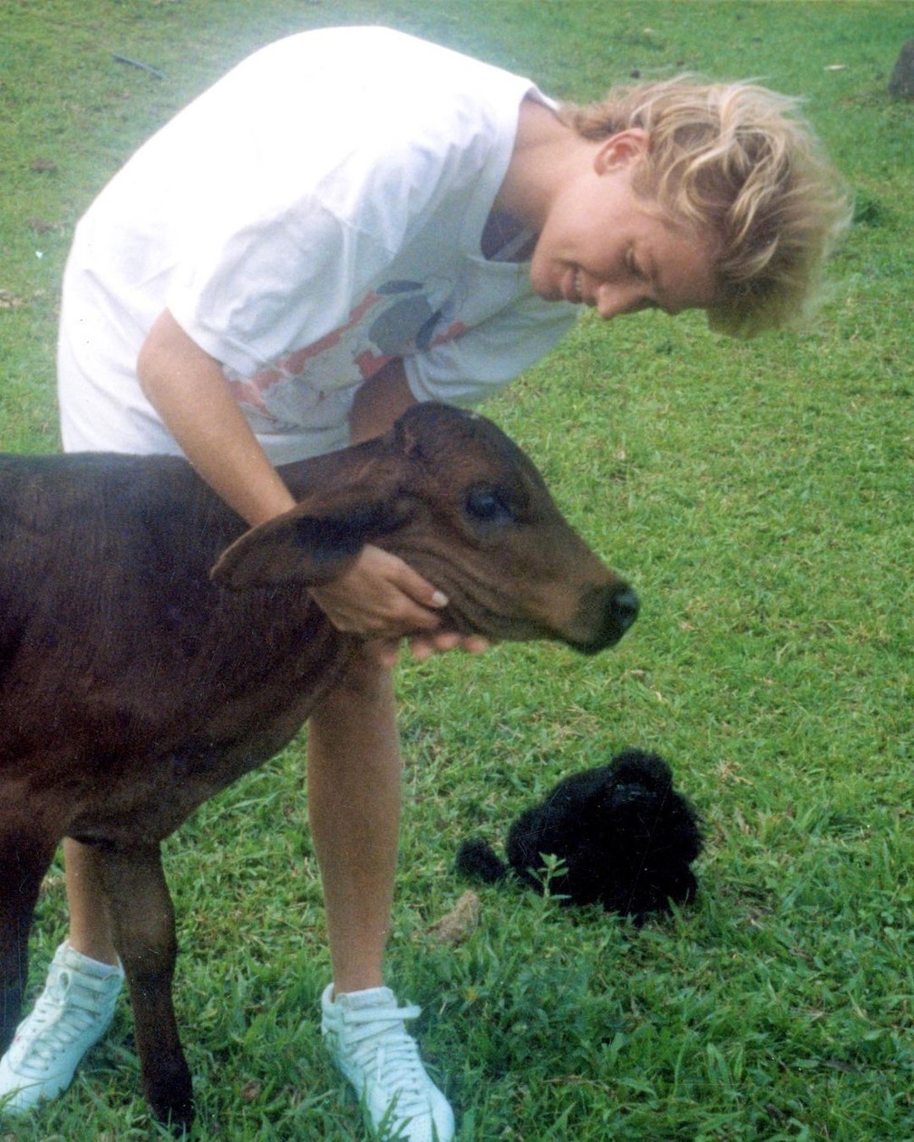 Xuxa e a vaca Mimi. — Foto: Reprodução/Instagram