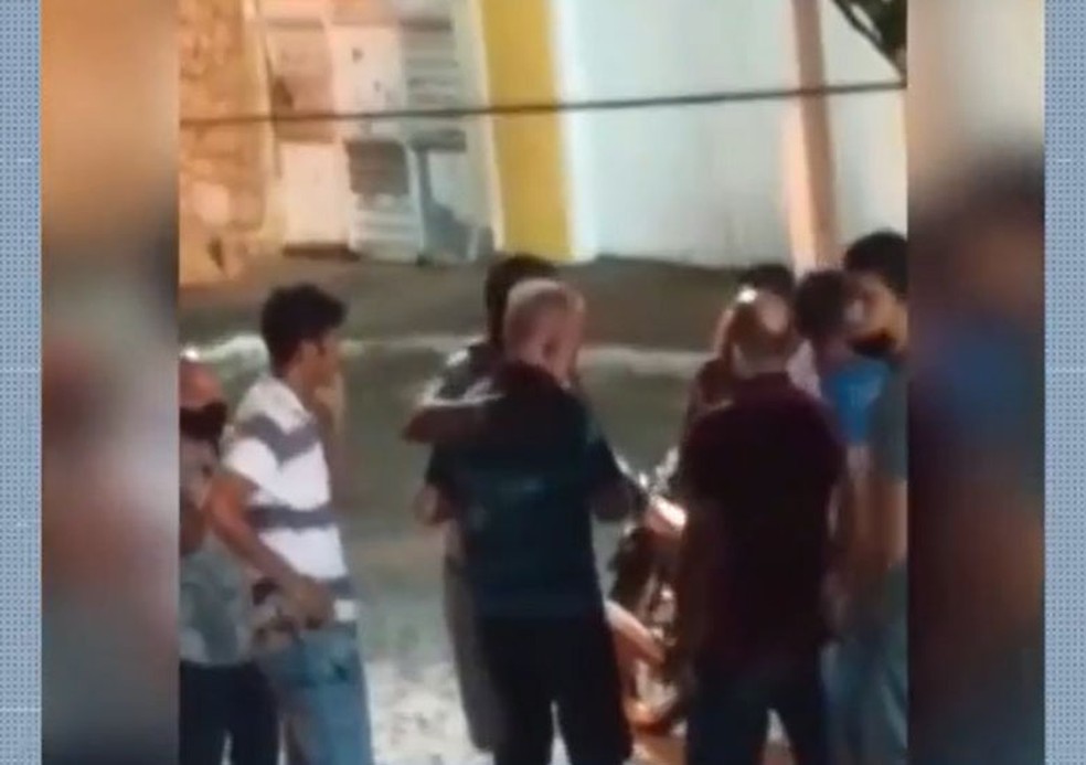 Produtor rural reencontra família após ser levado por homens armados no sul da BA — Foto: Reprodução/TV Bahia