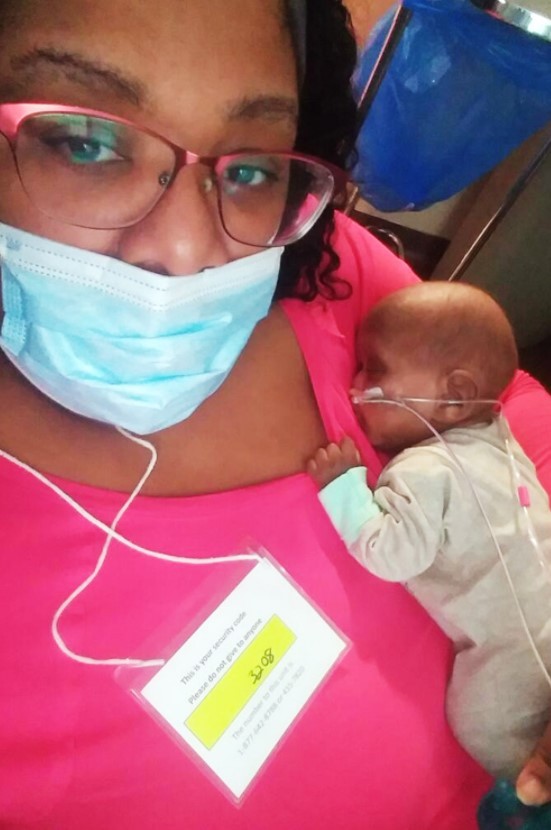 Após 460 dias na UTI, bebê prematuro recebe alta de hospital e ganha festa nos EUA (Foto: reprodução/People/ COURTESY ASCENSION ST. VINCENT)