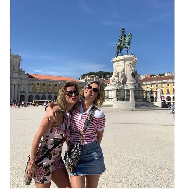 Flávia Alessandra e amiga (Foto: Reprodução/Instagram)