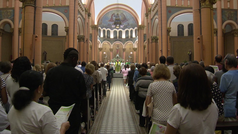 Missa marca o prosseguimento do processo de canonização e beatificação de Guido Schäffer (Foto: Reprodução/ TV Globo)