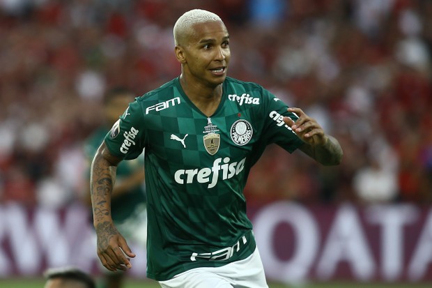 Palmeiras vence Palmeiras com gol decisivo de Abel Ferreira em