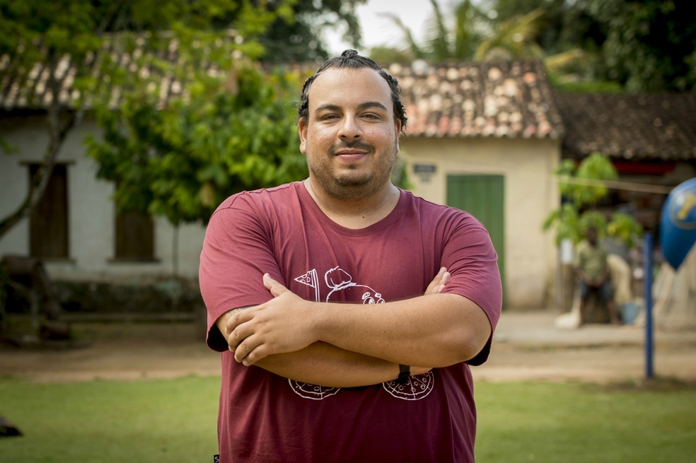 Em sua primeira novela, ele será Clóvis, irmão de Beto Falcão (Emilio Dantas), Remy (Vladimir Brichta) e Ionan (Armando Babaioff) (Foto: João Cotta/ Globo)