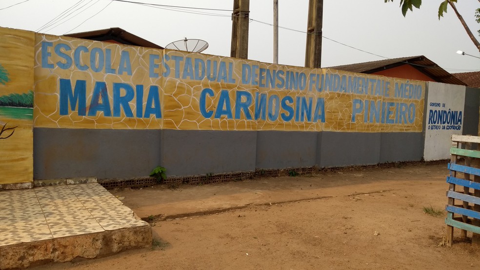 Esquema na Escola Maria Carmosina foi desarticulado  — Foto: Toni Francis/G1