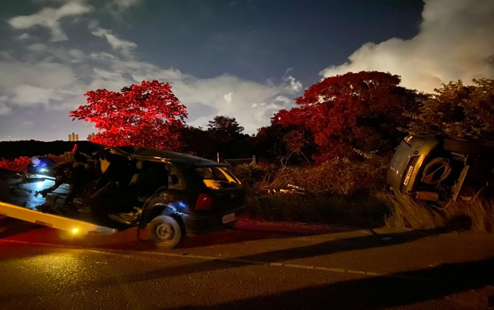 Dois condutores morrem após colisão frontal na Barra dos Coqueiros