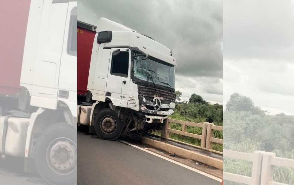 Carreta bateu de frente com carro em acidente na BR-153 — Foto: PRF/Divulgação