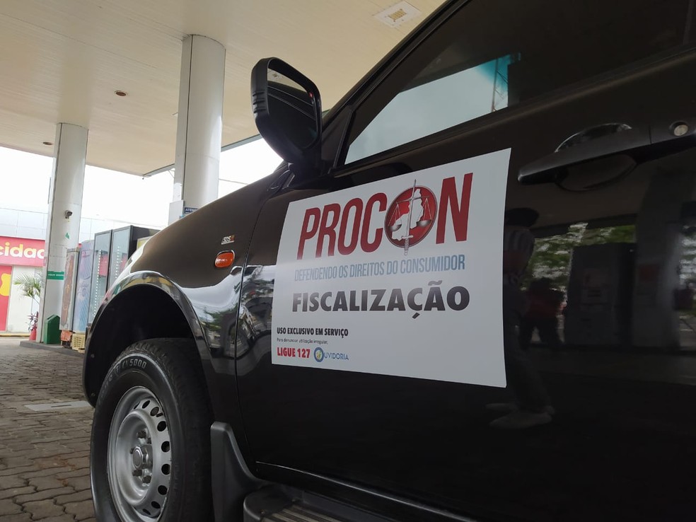 Procon volta a autuar postos de Teresina por preço abusivo na gasolina — Foto: Andrê Nascimento/g1