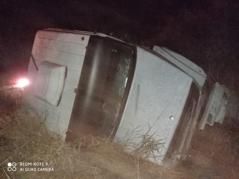 Batida entre carro e caminhão foi registrado em Mirante do Paranapanema — Foto: Polícia Rodoviária
