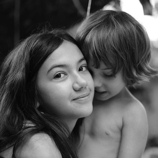 Antonia e Joaquim, filhos de Julio Andrade (Foto: Reprodução/Instagram)