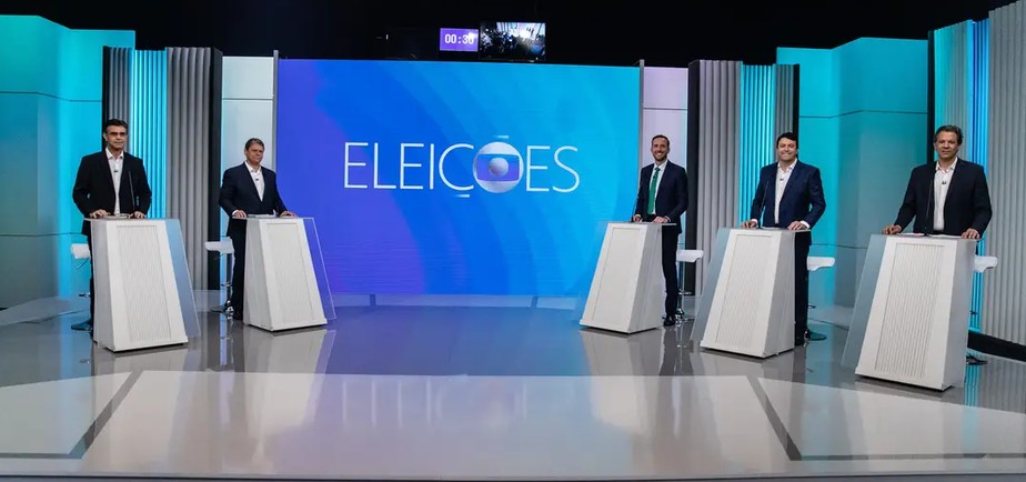 Candidatos ao governo de SP antes do início do debate na TV Globo