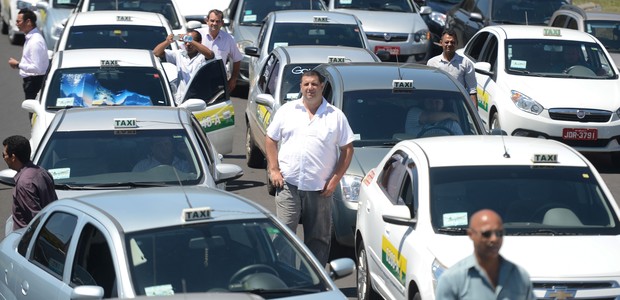 Protesto contra Uber - taxi - taxistas (Foto: Marcello casal Jr/Agência Brasil)