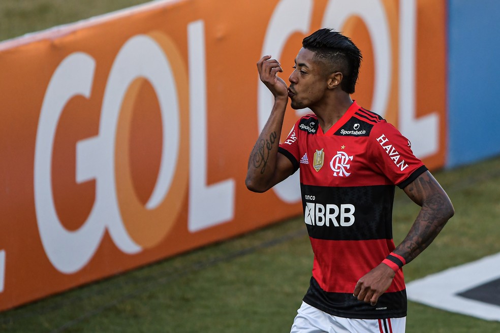 Bruno Henrique comemora em Flamengo x Sport &mdash; Foto: Thiago Ribeiro/AGIF