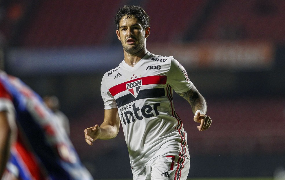 Alexandre Pato é uma das 11 contratações do São Paulo para 2019 — Foto: Miguel Schincariol