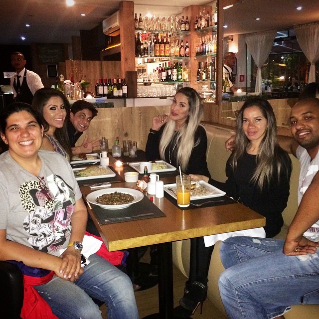 Thammy janta com amigos (Foto: Reprodução/Instagram)