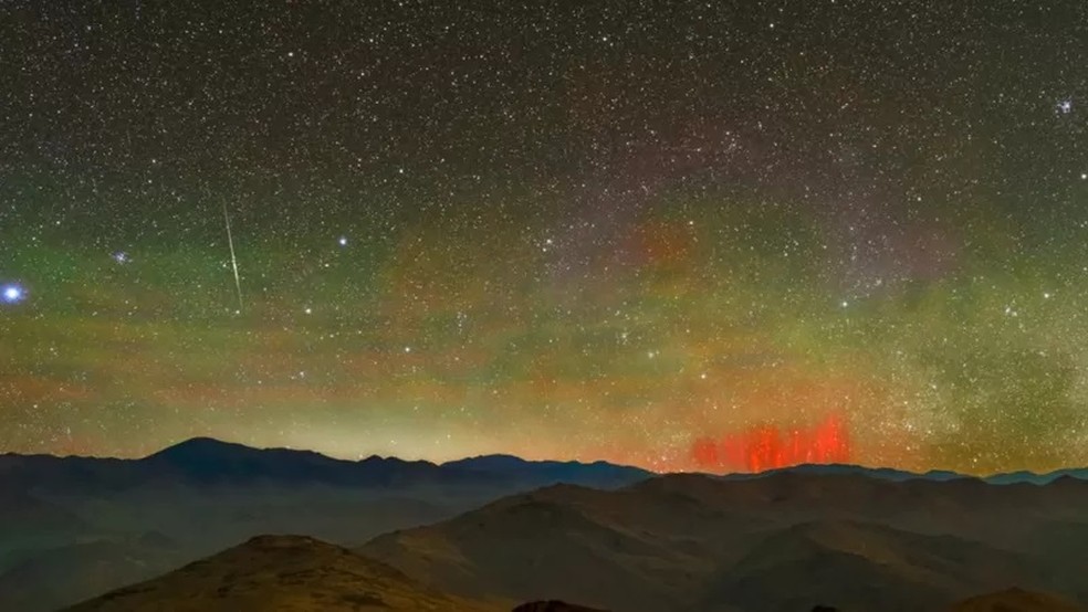 Evento conhecido como "duendes vermelhos" no deserto do Atacama, no Chile — Foto: ESO/via BBC