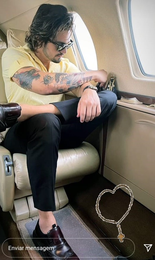 Luan Santana em seu jatinho (Foto: Reprodução/Instagram)