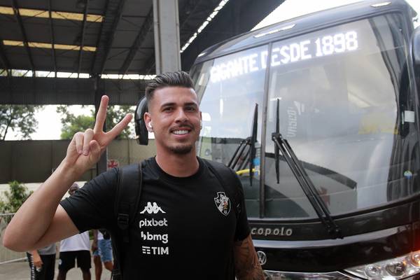 Corinthians encaminha empréstimo do goleiro Ivan ao América-MG