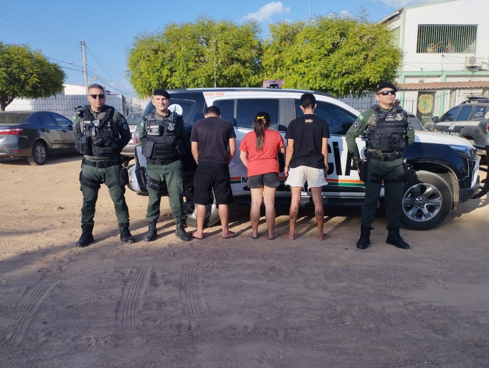 Grupo foi preso em Icó após simular PIX para sair de motel sem pagar. — Foto: PMCE/Reprodução