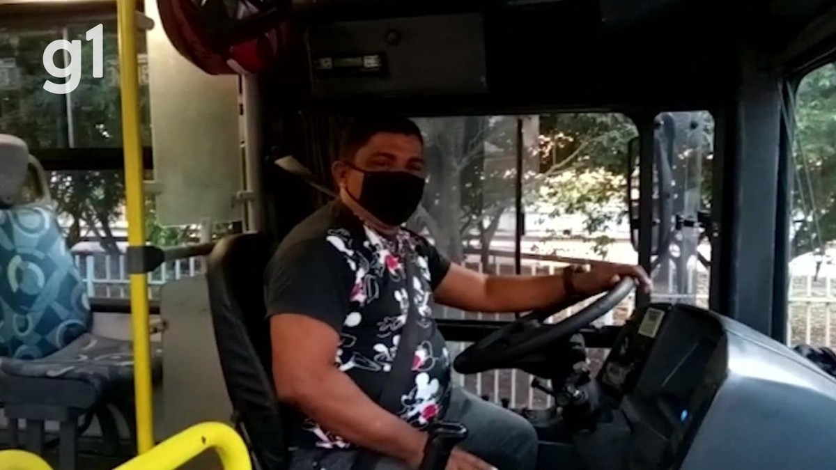 Motorista faz sucesso ao mandar áudios divertidos e informar localização do  ônibus para ajudar alunos em Rio Branco | Acre | G1