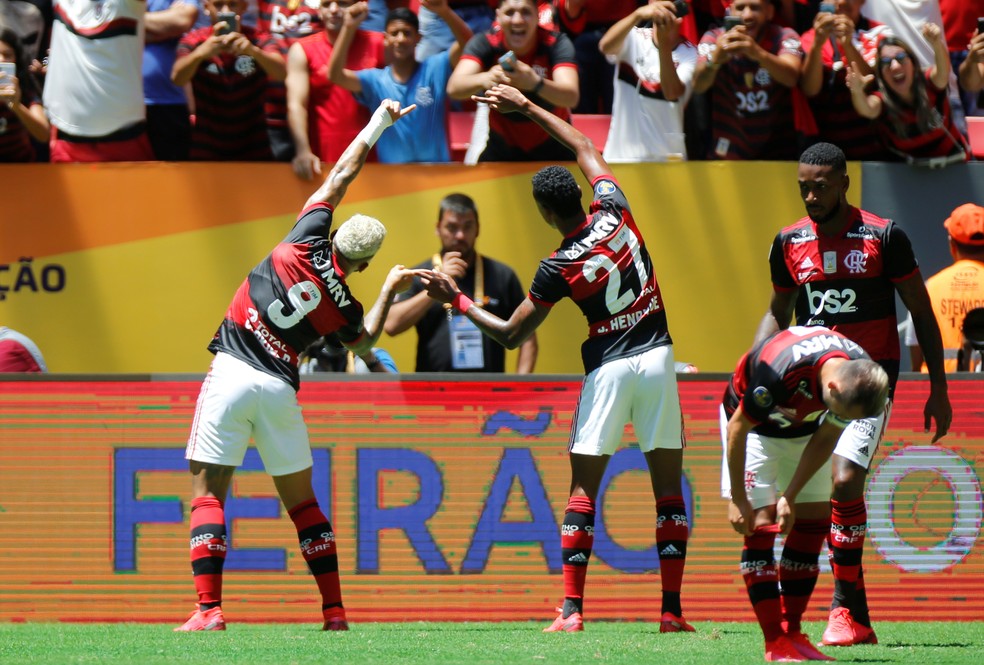 A "fusão" de Gabriel e Bruno Henrique — Foto: REUTERS/Adriano Machado