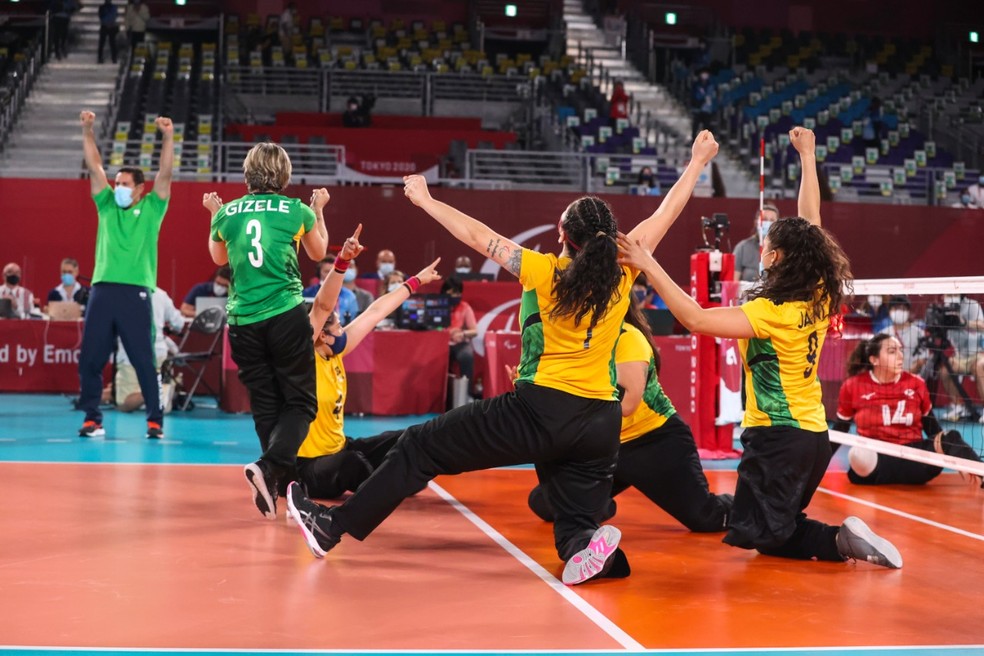 Brasil comemora o bronze no vôlei sentado nas Paralimpíadas — Foto: Rogerio Capela/CPB