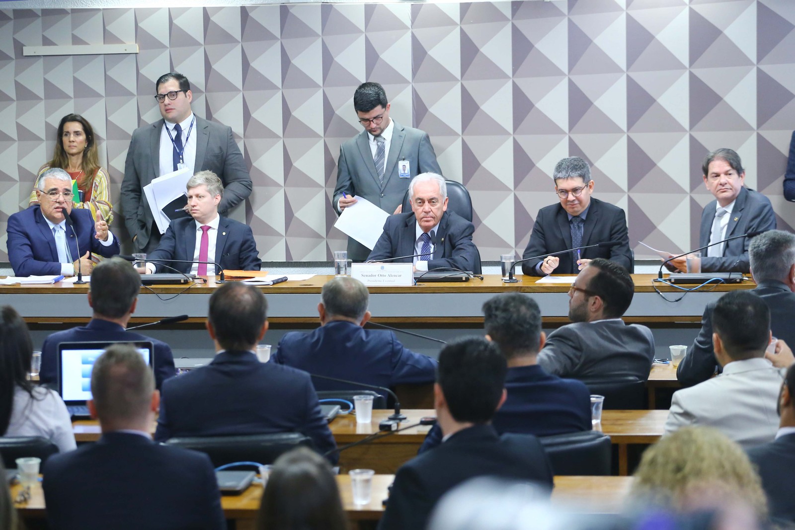 O senador Otto Alencar presidiu como interino o início dos trabalhos da CPI dos Ataques Golpistas. Vinicius Loures/Câmara dos Deputados