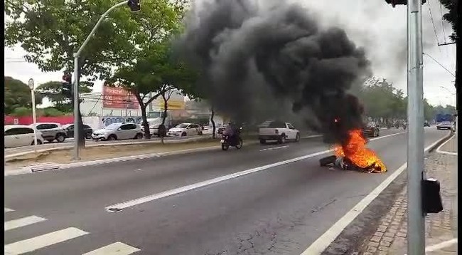 Ex-funcionários do Veredas fazem protesto em Maceió