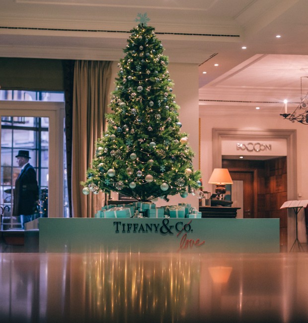 Árvore de Natal da grife Tiffany & Co, no Hotel Amigo, em Bruxelas (Foto: Divulgação)