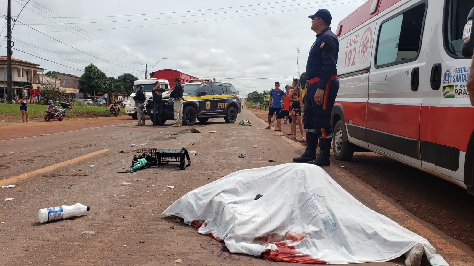 Motociclista morre depois de bater de frente com carro na Comunidade Tabocal, na BR-163