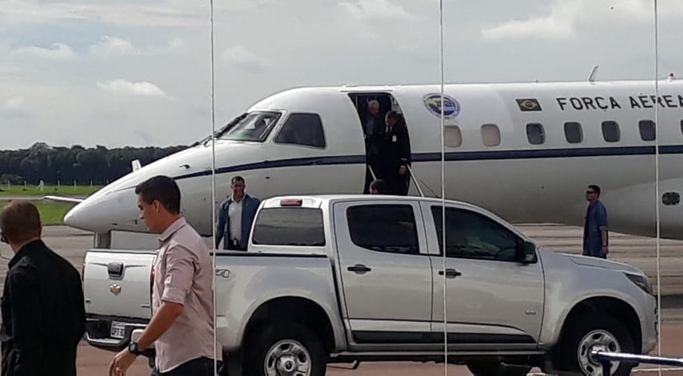 Hamilton Mourão desembarcou em Sorriso — Foto: Bruno Bortolozo/TV Centro América