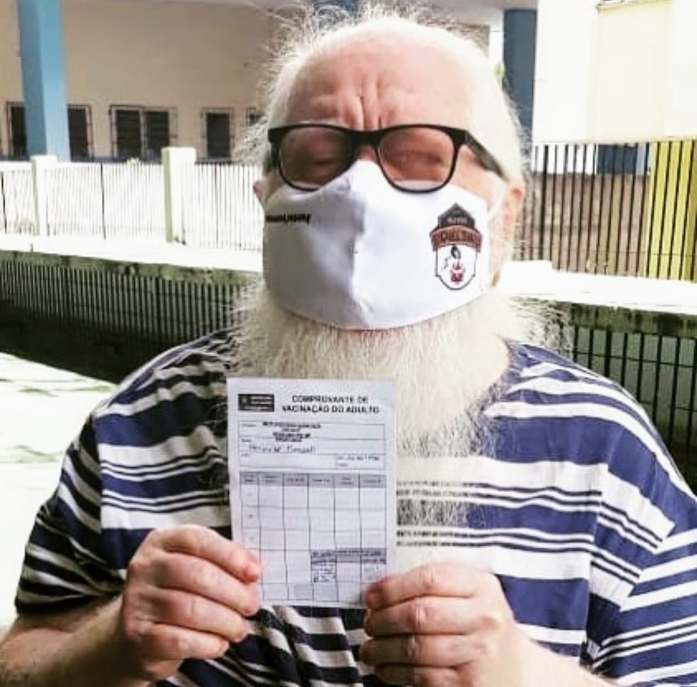 Músico alagoano Hermeto Pascoal recebe dose de vacina contra a Covid-19 no Rio de Janeiro — Foto: Reprodução/Instagram