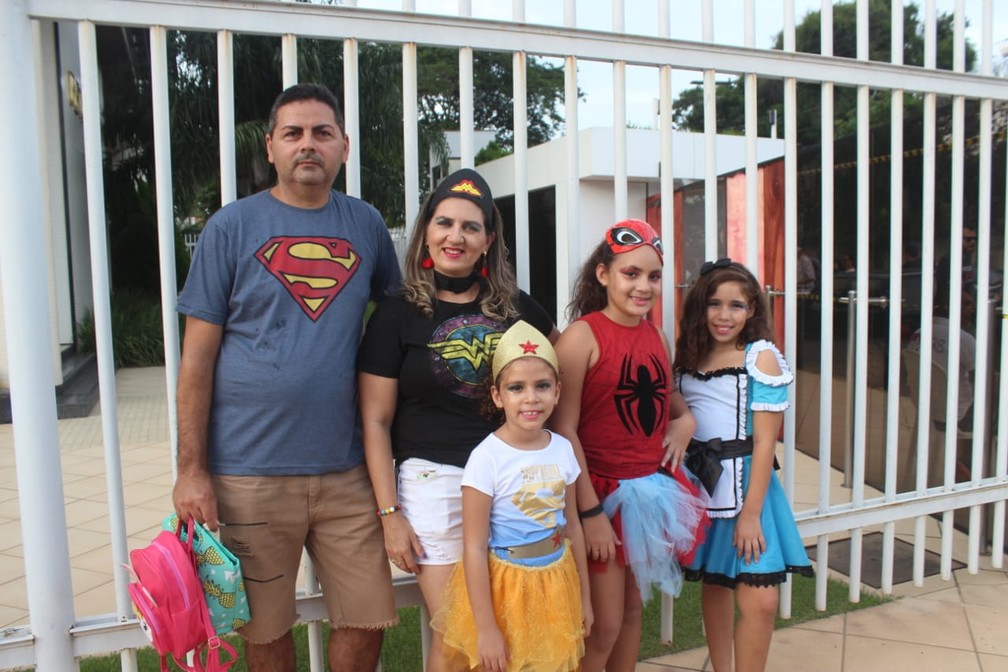 Ana Cleia e família no Capote da Madrugada — Foto: Rafaela Leal/G1 PI