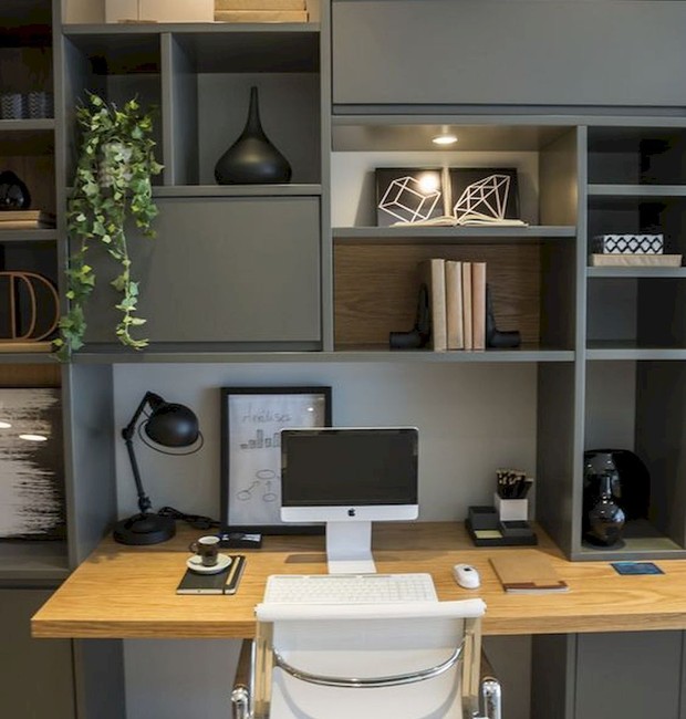 Home office com móveis planejados é funcional e organizado  (Foto: Reprodução/Pinterest)