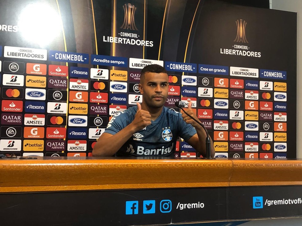 É desumano, Alisson critica maratona de jogos