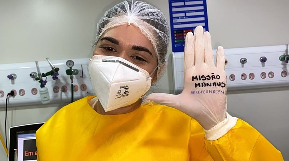 Mossoroense Ilnara Uch&ocirc;a, de 34 anos, trabalha no Hospital de Campanha de Manaus desde o dia 17 de janeiro &mdash; Foto: Cedida