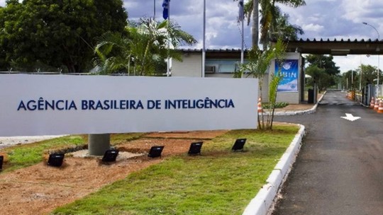 Atos golpistas em Brasília devem culminar em troca de comando da Abin

