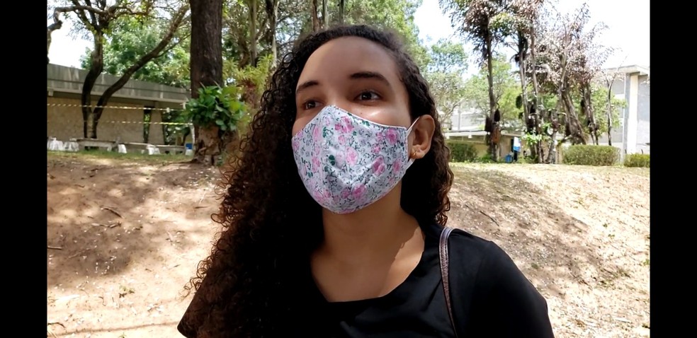 Let&iacute;cia Eveny, de 19 anos, fez as provas do Enem digital nesse domingo (31) &mdash; Foto: Geraldo Jer&ocirc;nimo / Intertv Cabugi
